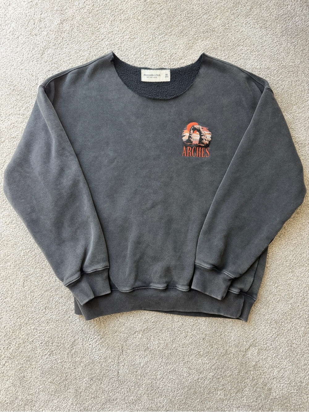 Abercrombie & Fitch Soft A&F Fleece Arches Graphic Sweatshirt XS Charcoal